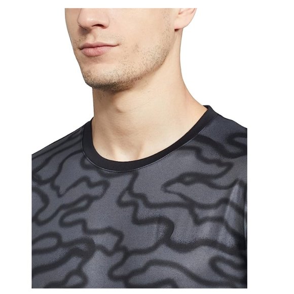 PUMA Graphic Short Sleeve Men’s Running T-Shirt - Picture 3 of 4